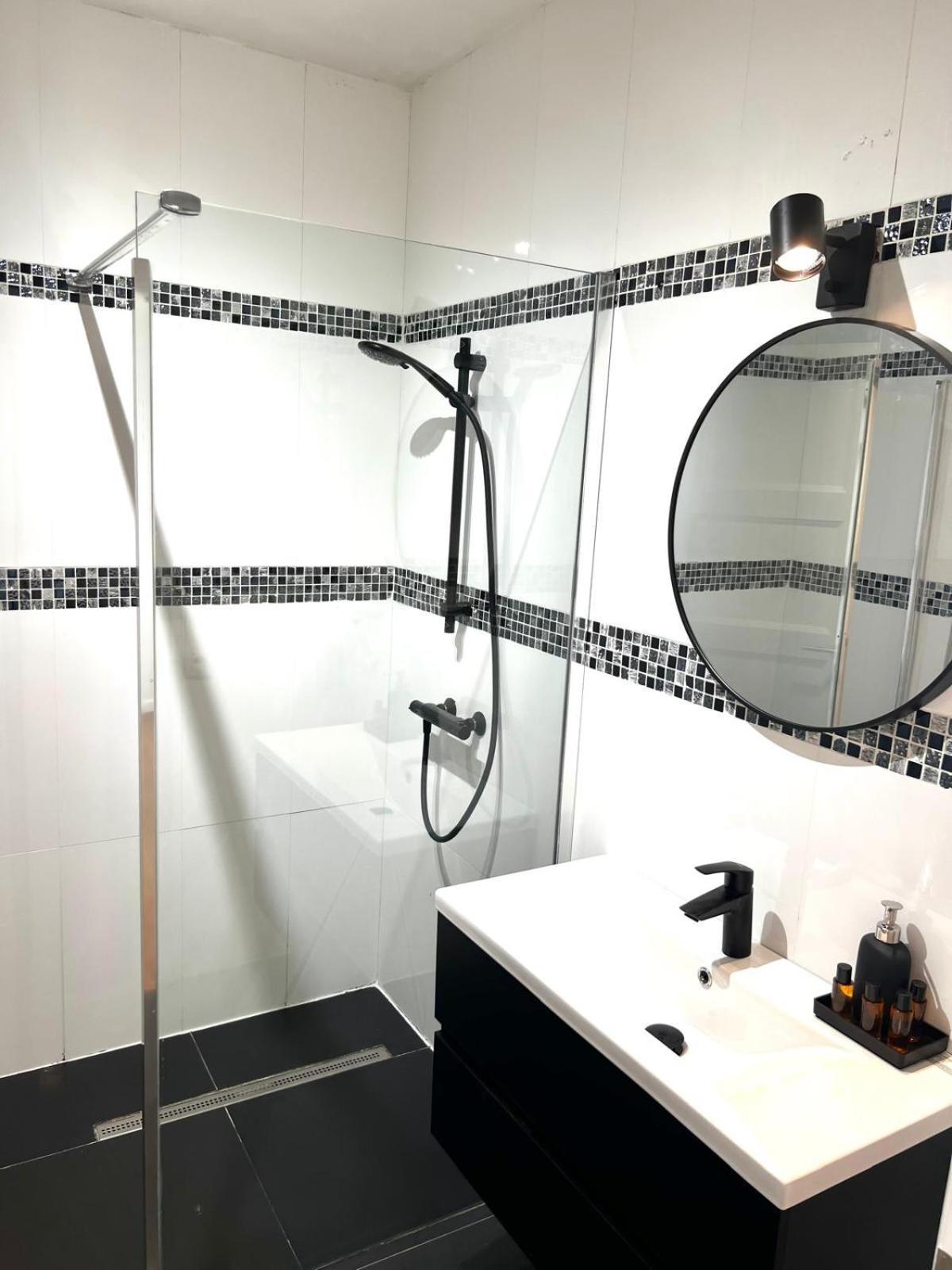 Wolu Suites Brussel Bagian luar foto