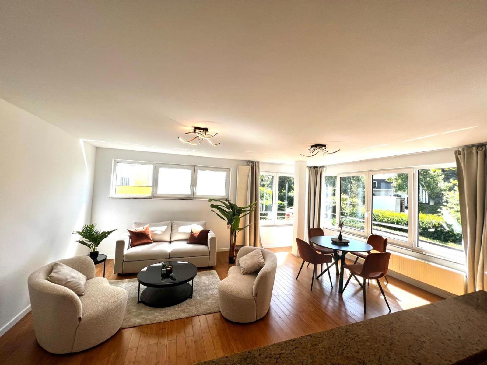 Wolu Suites Brussel Bagian luar foto